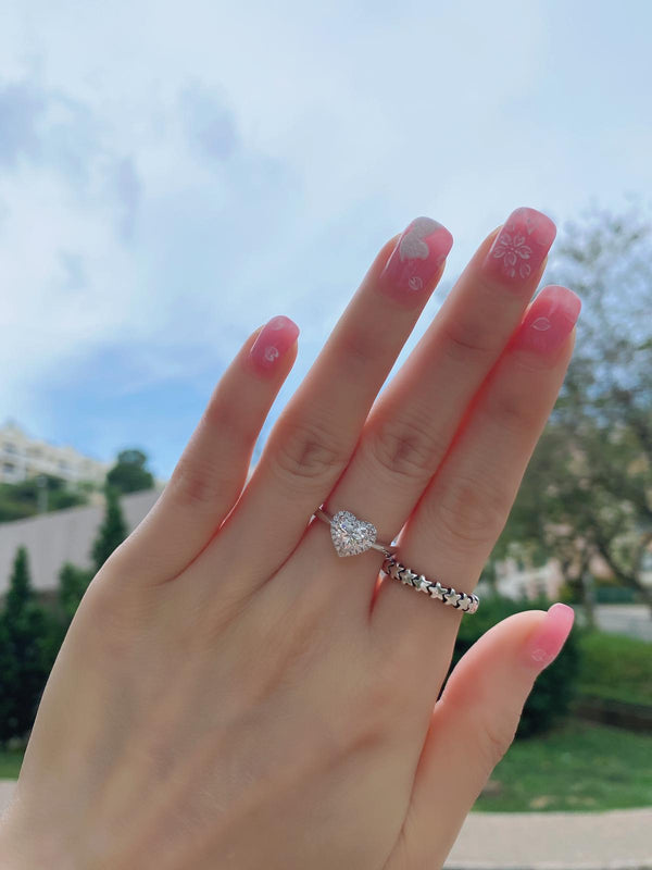 1.00ct Heart Shape Diamond Halo Ring in 18K Gold