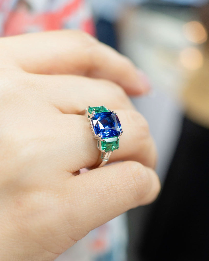 Interchangeable sapphire and diamond ring worn on hand