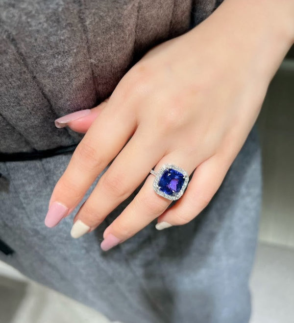 10.01ct Tanzanite Diamond Ring in 18K Gold - SOLD